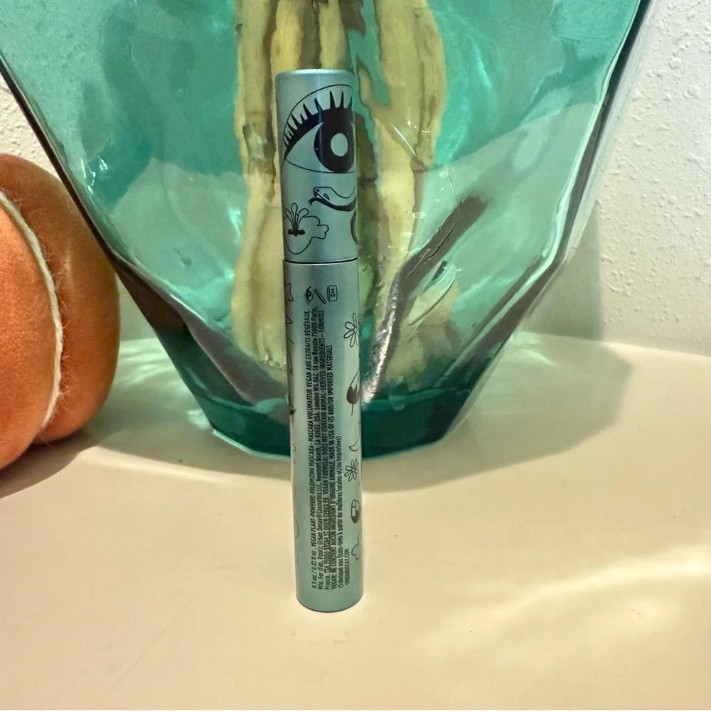 Urban Decay Wild Lash Vegan Plant Powered Volumizing Mascara Black NEW